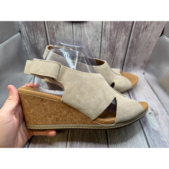 Clarks Collection Women's Beige Suede Ankle Strap Open Toe Wedge Sandal 11M M - Picture 2 of 10